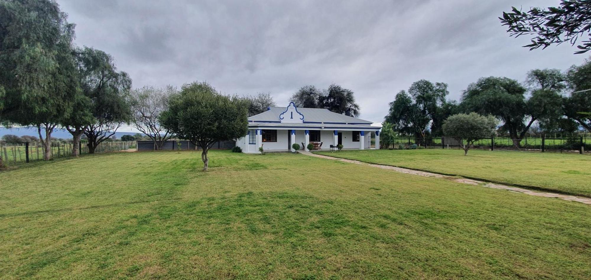 Villa Karoo Leeu Self Catering Oudtshoorn Exterior foto