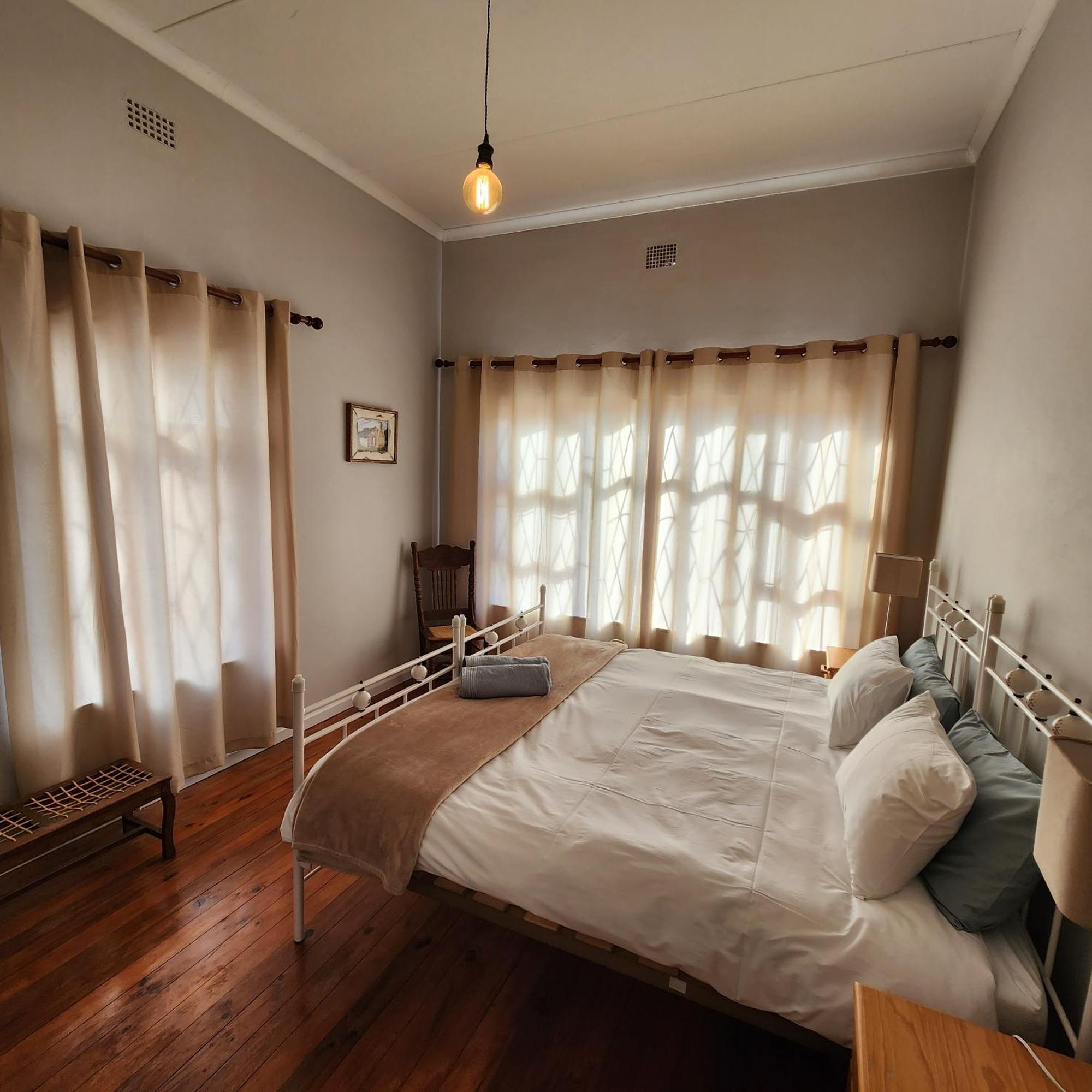 Villa Karoo Leeu Self Catering Oudtshoorn Exterior foto
